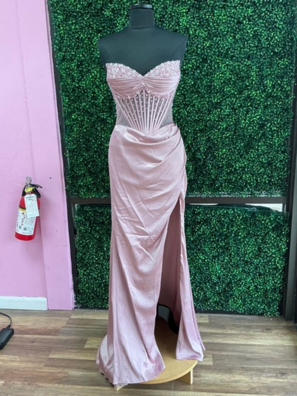 LaDivine, Dusty Rose, Size 6